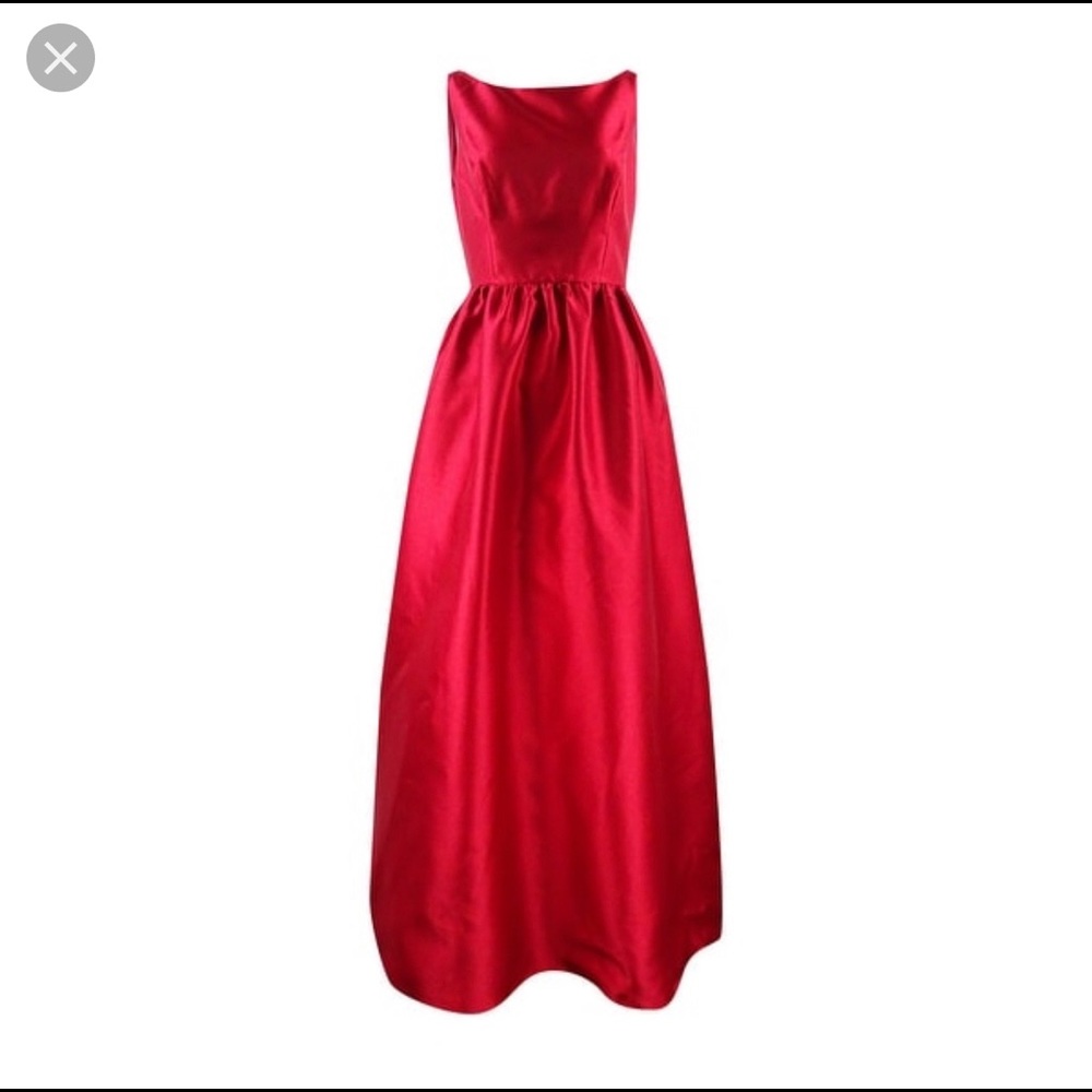 Adrianna Papel Evening gown w/ pockets!